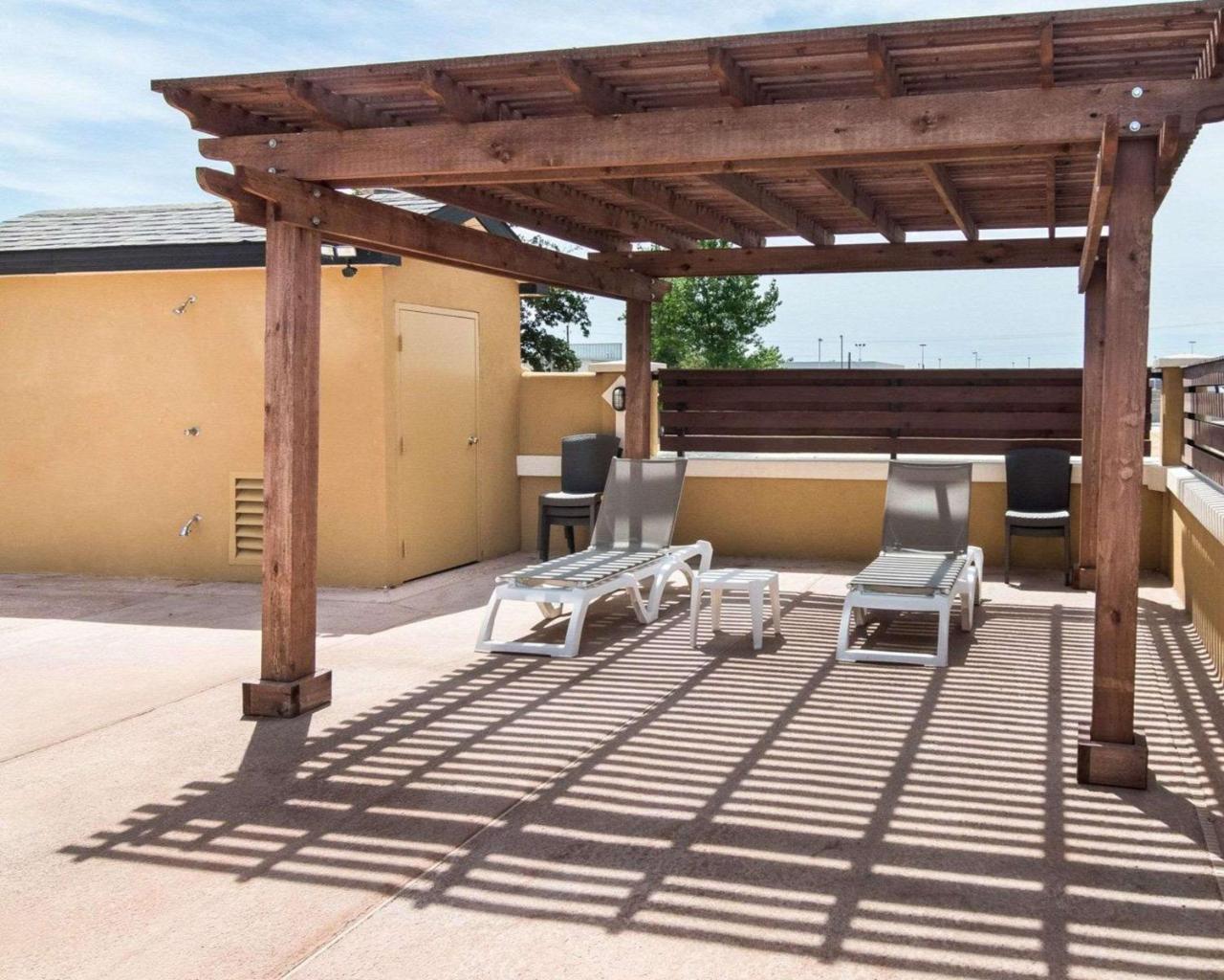 Comfort Suites Odessa Exterior foto